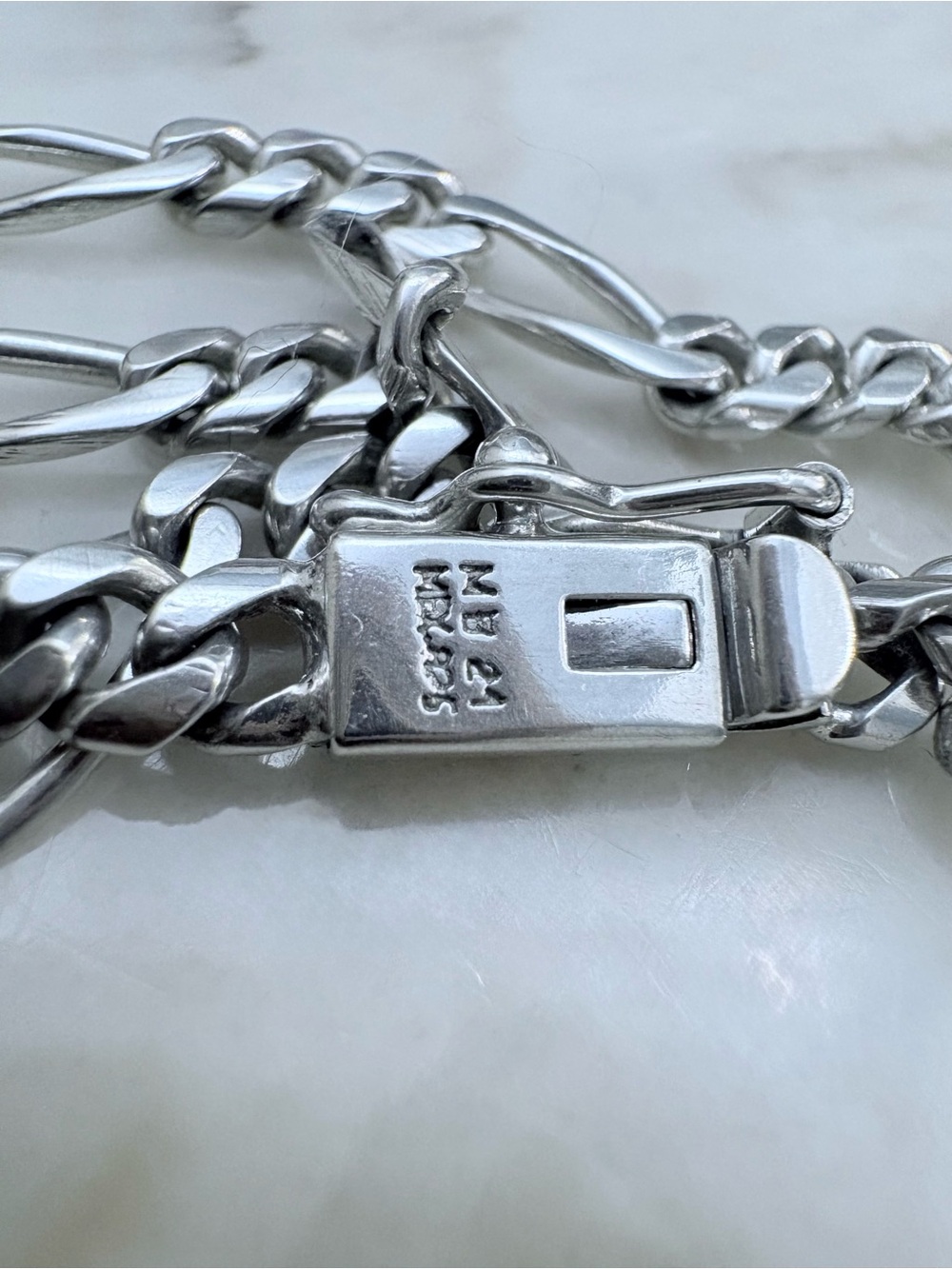 925 Sterling Silver Vintage Mexico Signed Figaro Link Bracelet 8.75 A+ unisex - Picture 6 of 14